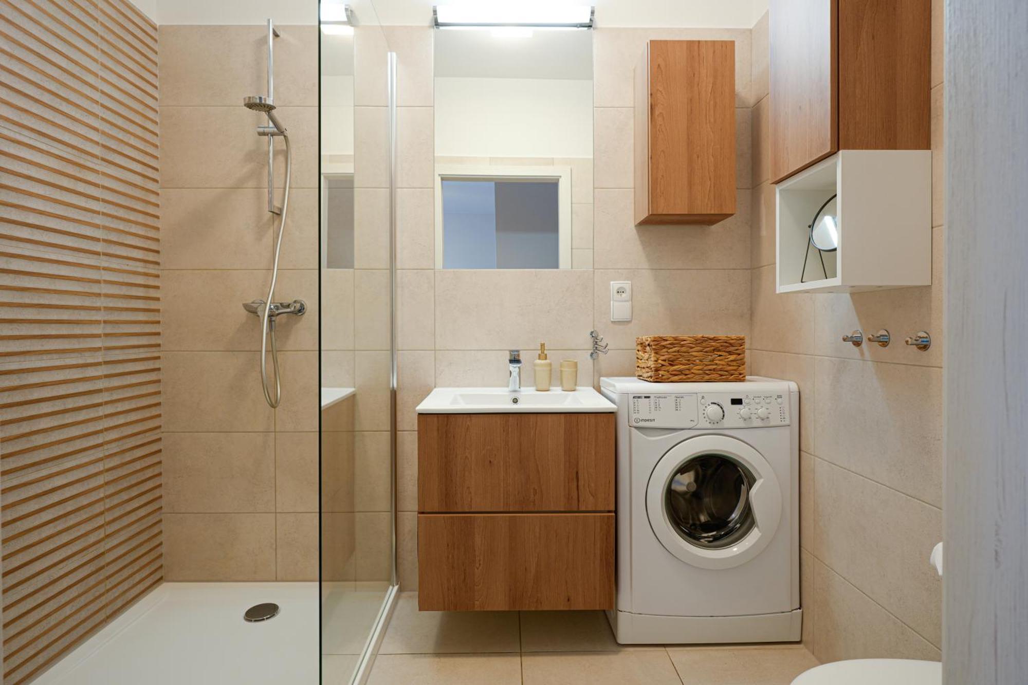 Apartment Z Salonem, Sypialnia, Tarasem, Parkingiem, Blisko Centrum