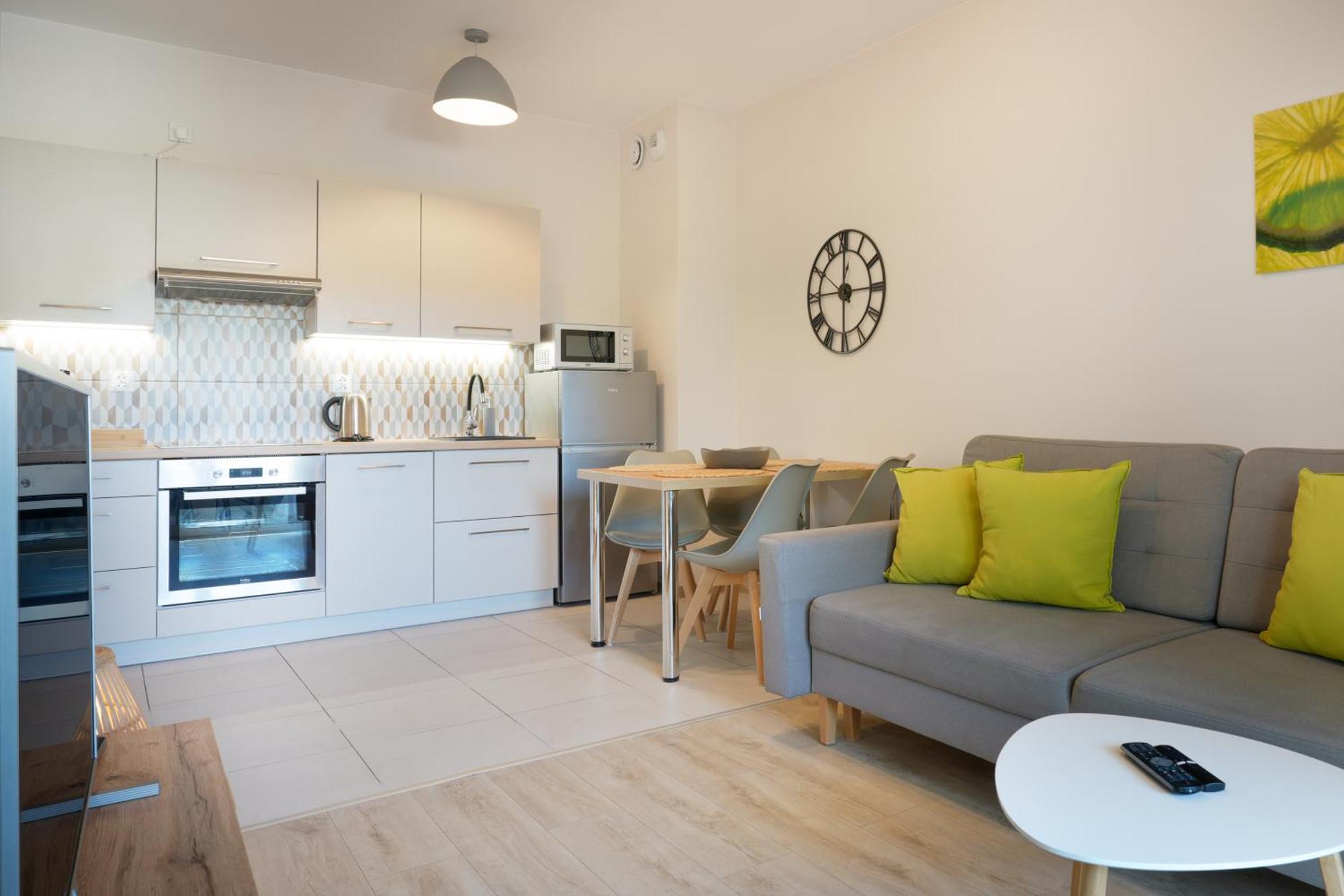 Apartment Z Salonem, Sypialnia, Tarasem, Parkingiem, Blisko Centrum