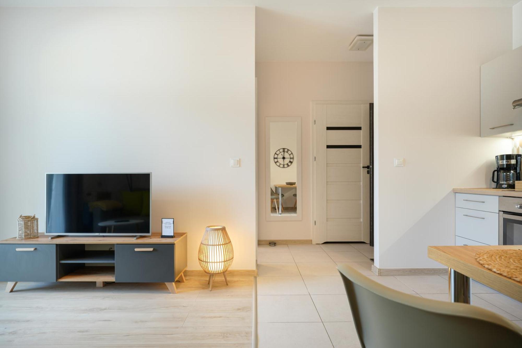 Apartment Z Salonem, Sypialnia, Tarasem, Parkingiem, Blisko Centrum